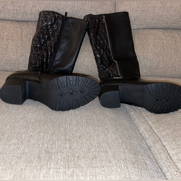 NWT Black Boots - Picture 5 of 5
